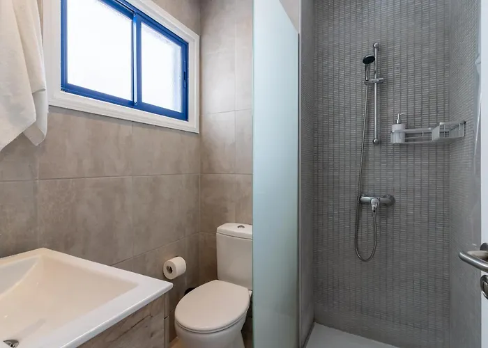 A Blissful 1-bedroom Voyage In Appartamento Larnaca