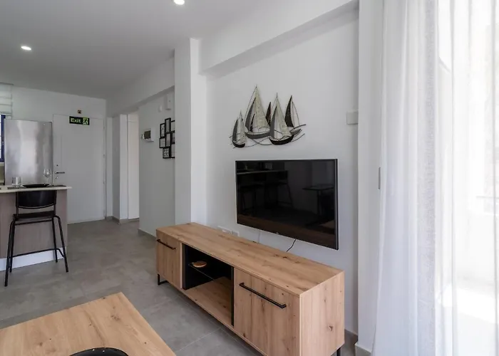 A Blissful 1-bedroom Voyage In Apartment Larnaca