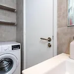 Daire A Blissful 1-bedroom Voyage In