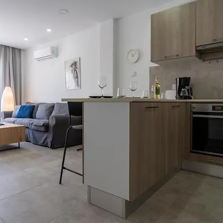 A Blissful 1-bedroom Voyage In Appartement *