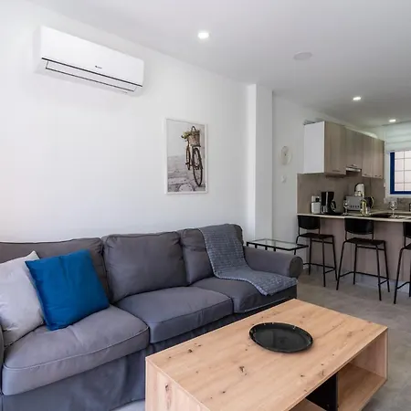 A Blissful 1-bedroom Voyage In Apartamento Lárnaca