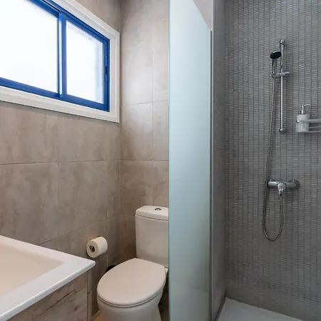 A Blissful 1-bedroom Voyage In アパート ラルナカ